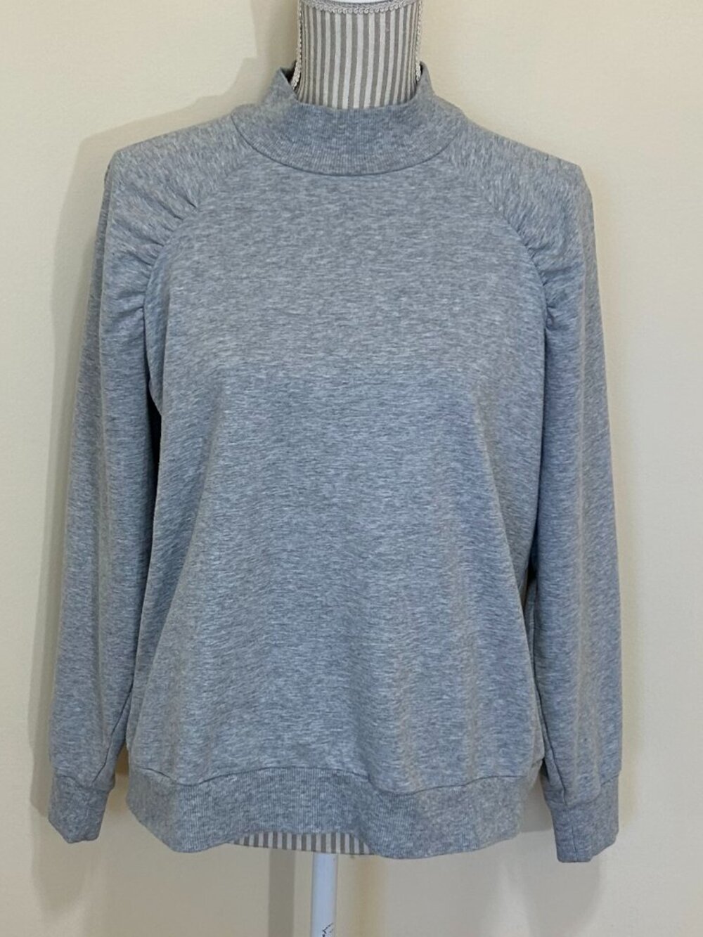 MICHAEL Michael Kors Mock Neck Sweatshirt Grey Size L